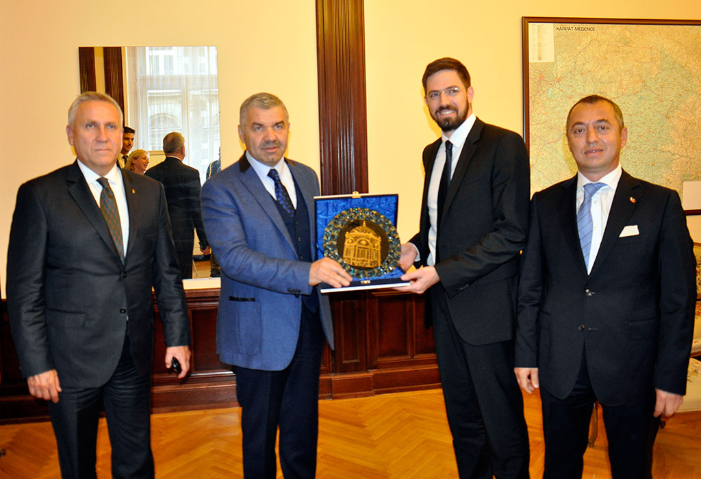 Başkan Çelik Macaristan'da