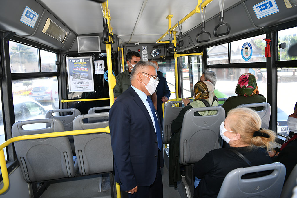 Başkan Büyükkılıç Otobüse Bindi, Yolculara Çağrıda Bulundu