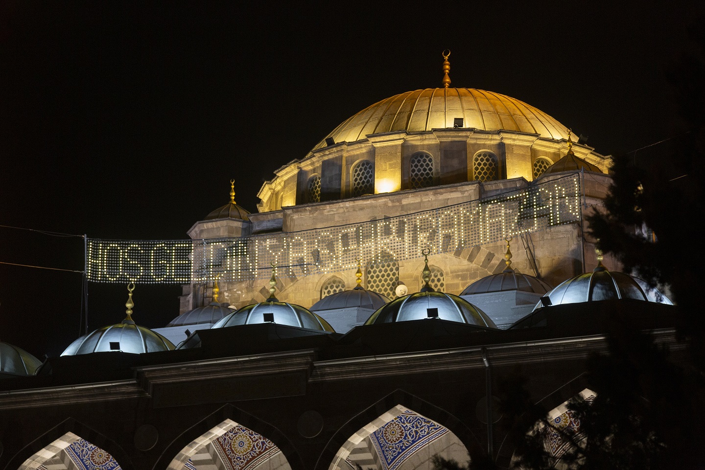 Büyükşehir, Bürüngüz Camisi'ne Gerdanlığını Taktı
