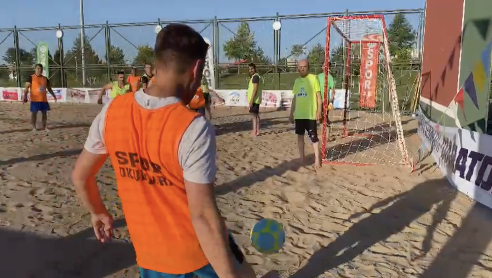 Büyükşehir‘den Bir İlk: Denizi Olmayan Kayseri’de Plaj Futbolu