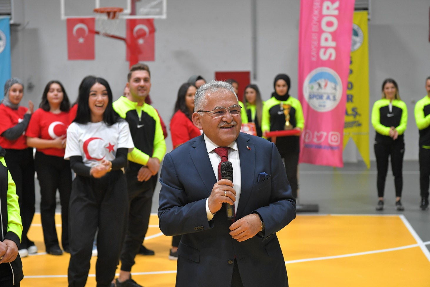 Büyükkılıç, Sporcuların ‘Cumhuriyet’ Coşkusuna Ortak Oldu