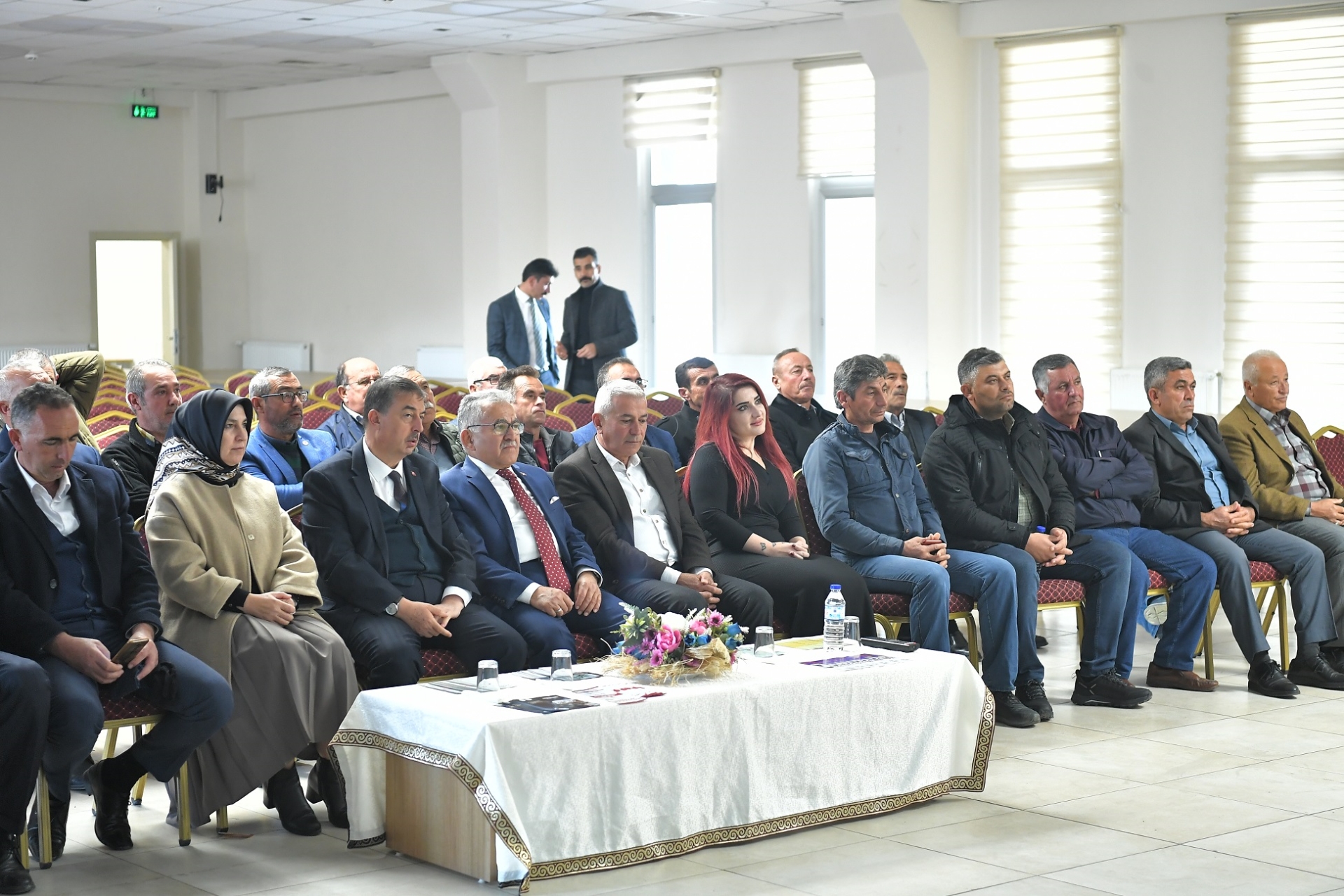 Büyükkılıç, Yeşilhisar’da Muhtarlara Yönelik Düzenlenen Eğitim Semineri’ne Katıldı