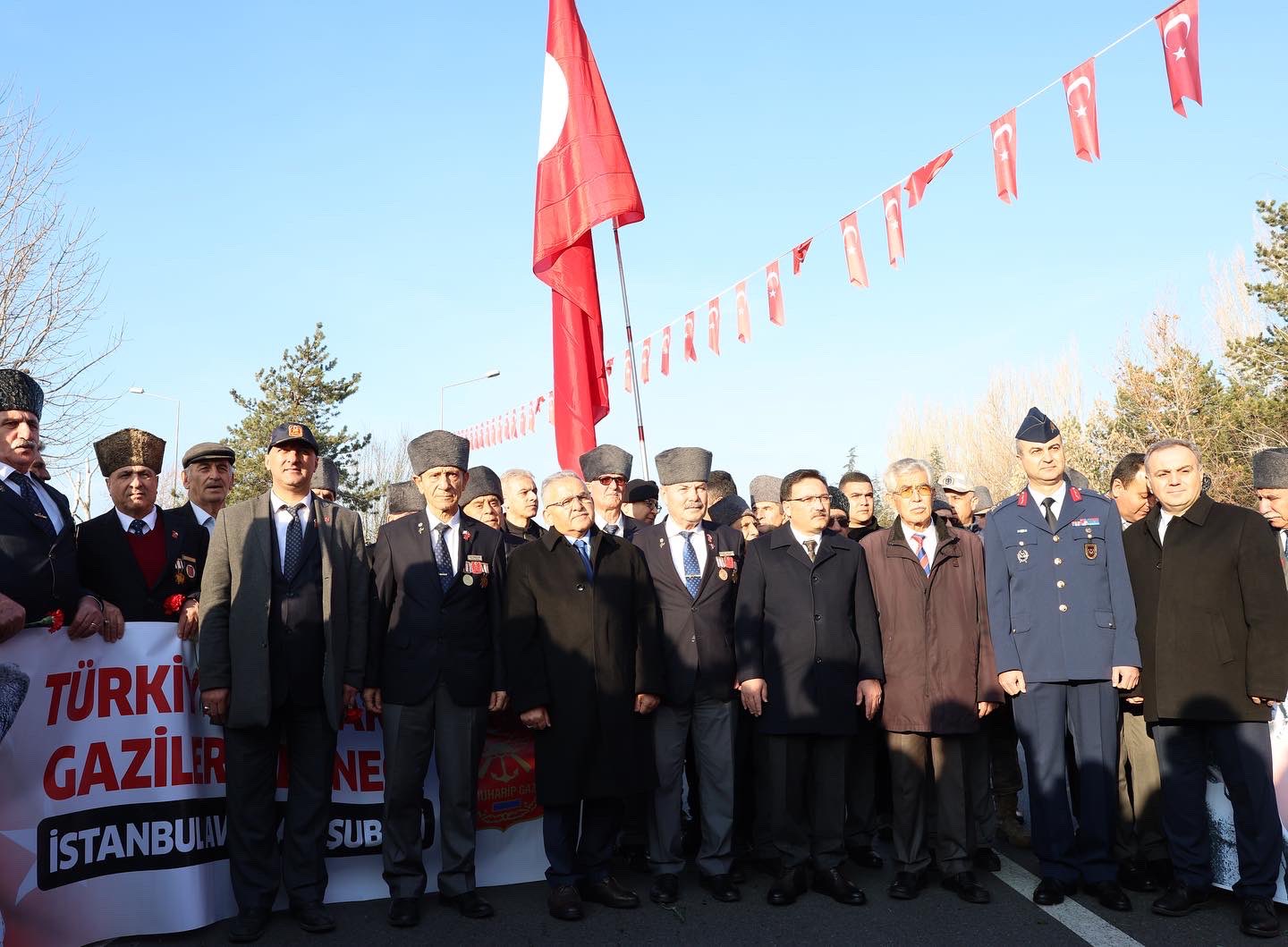 Başkan Büyükkılıç 17 Aralık Şehitlerini Anma Programına Katıldı