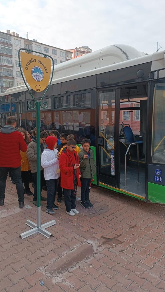 Ulaşım A.Ş. Öğrencilere Toplu Taşıma Kuralları Eğitimi Veriyor