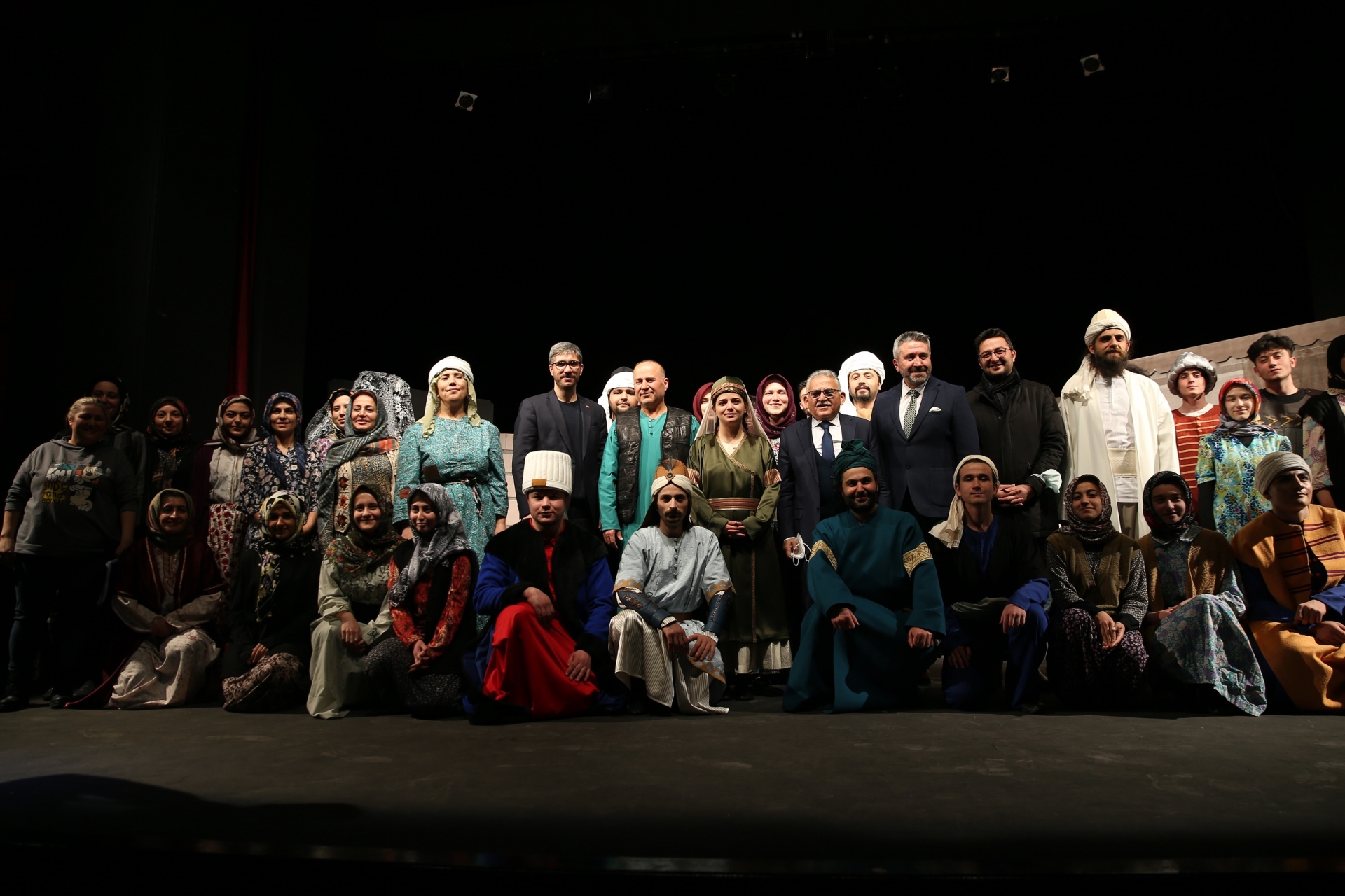 Kültür Sanata 27.5 Milyon TL Yatırım Yapan Başkan Büyükkılıç, Tiyatroyu da Sevdirdi