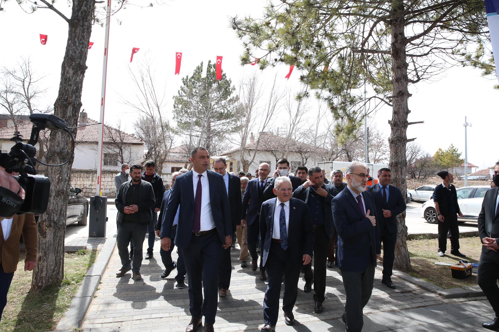 Başkan Büyükkılıç, Sarıoğlan ve Akkışla’ya “Doğalgaz” İçin İlk Adımı Attı