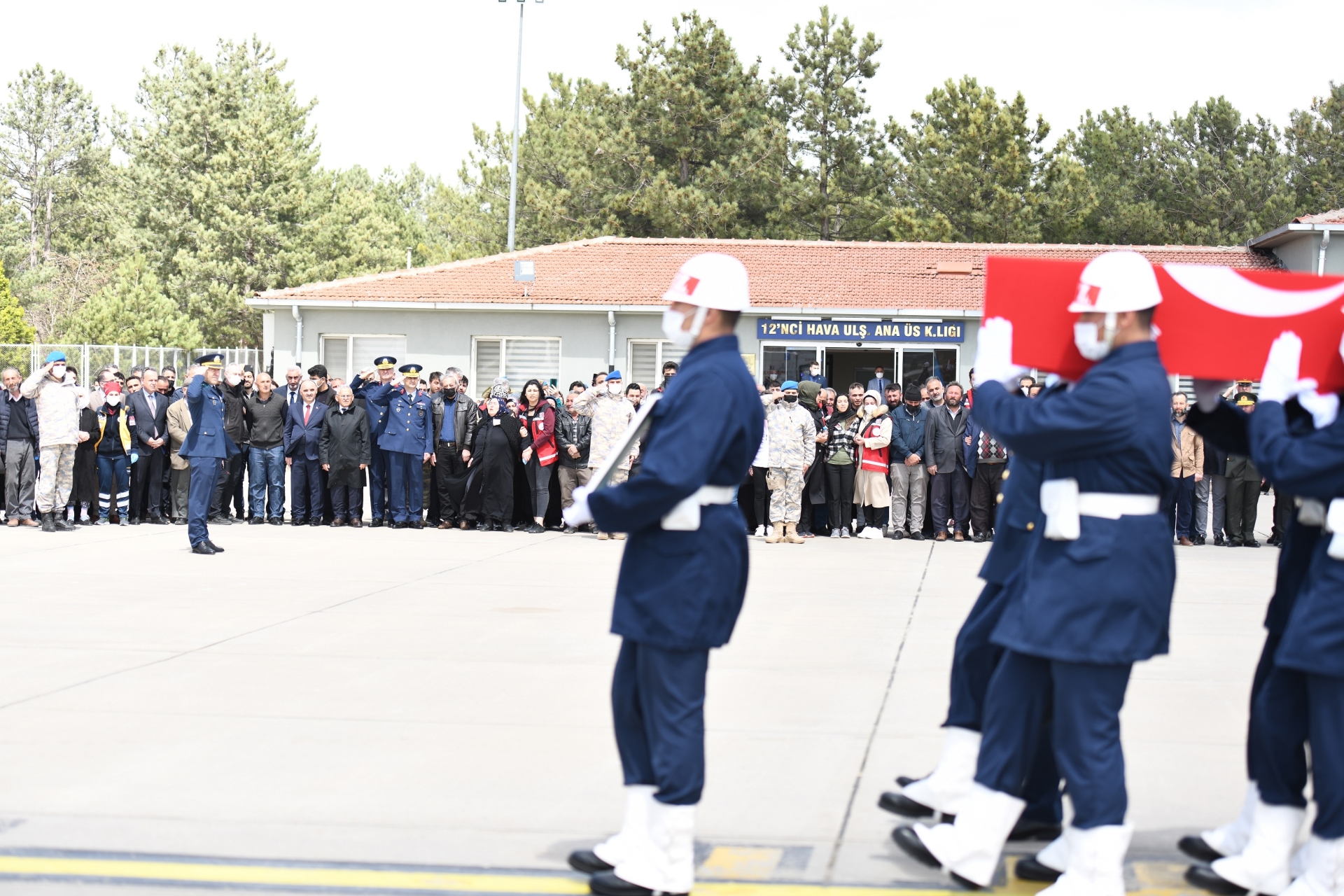 Başkan Büyükkılıç, Şehidimizi Son Yolculuğuna Uğurladı