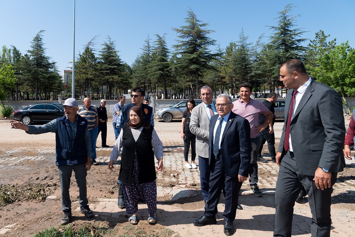 Başkan Büyükkılıç, Sel Bölgesi Çiftlik’te Yaraları Sarıyor