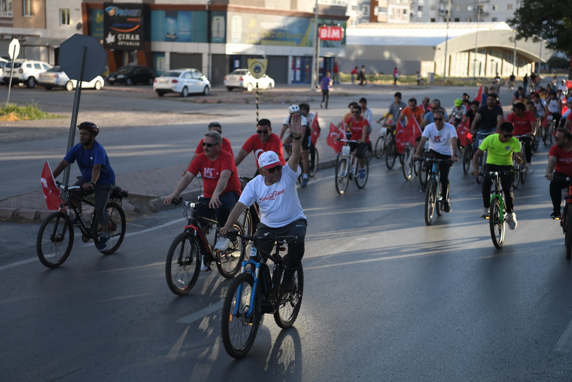 Başkan Büyükkılıç, Kayserililerle “Türkiye Aşkına” Pedalladı