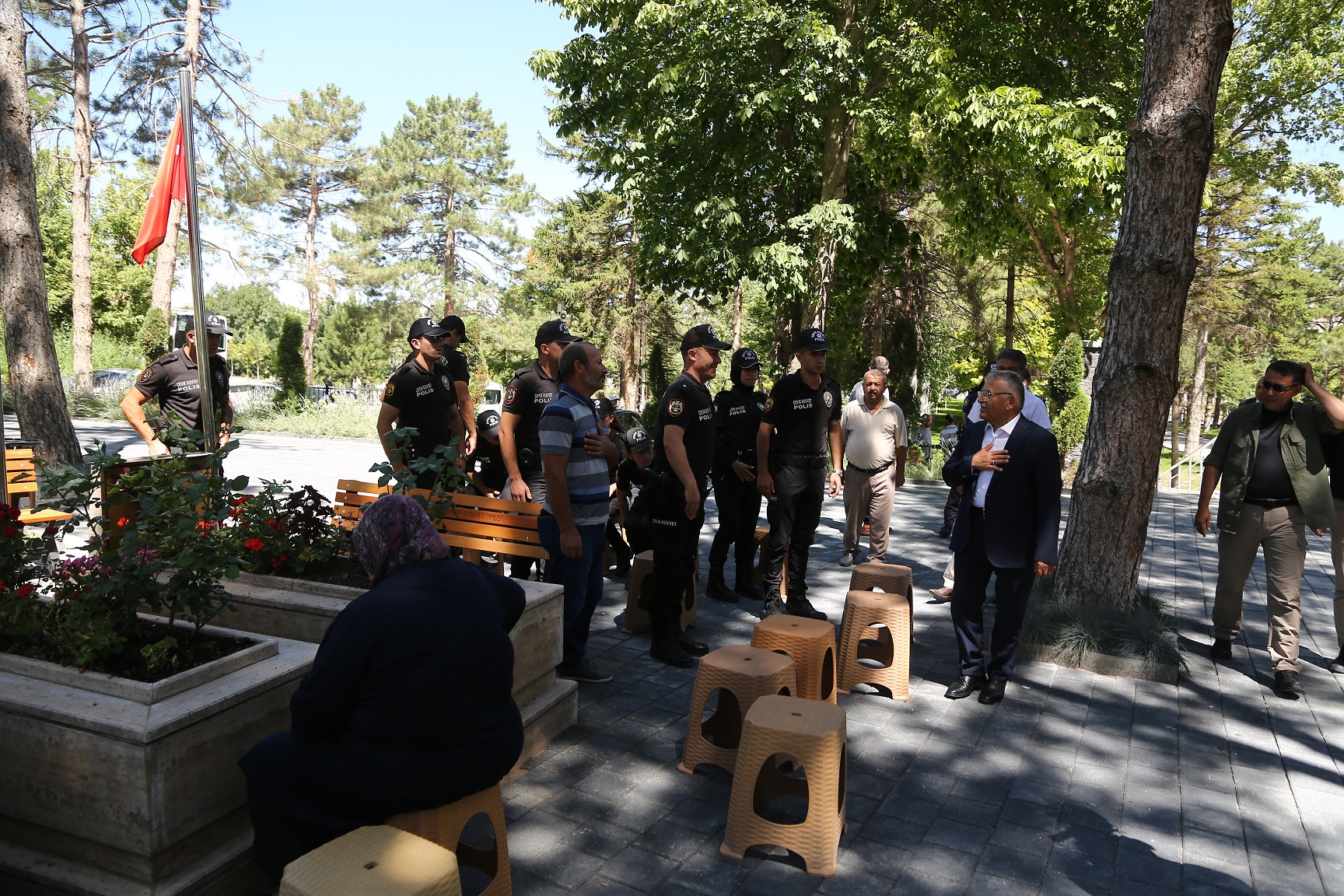 Başkan Büyükkılıç, Şehit Polis Uluçay’ı Mezarı Başında Andı