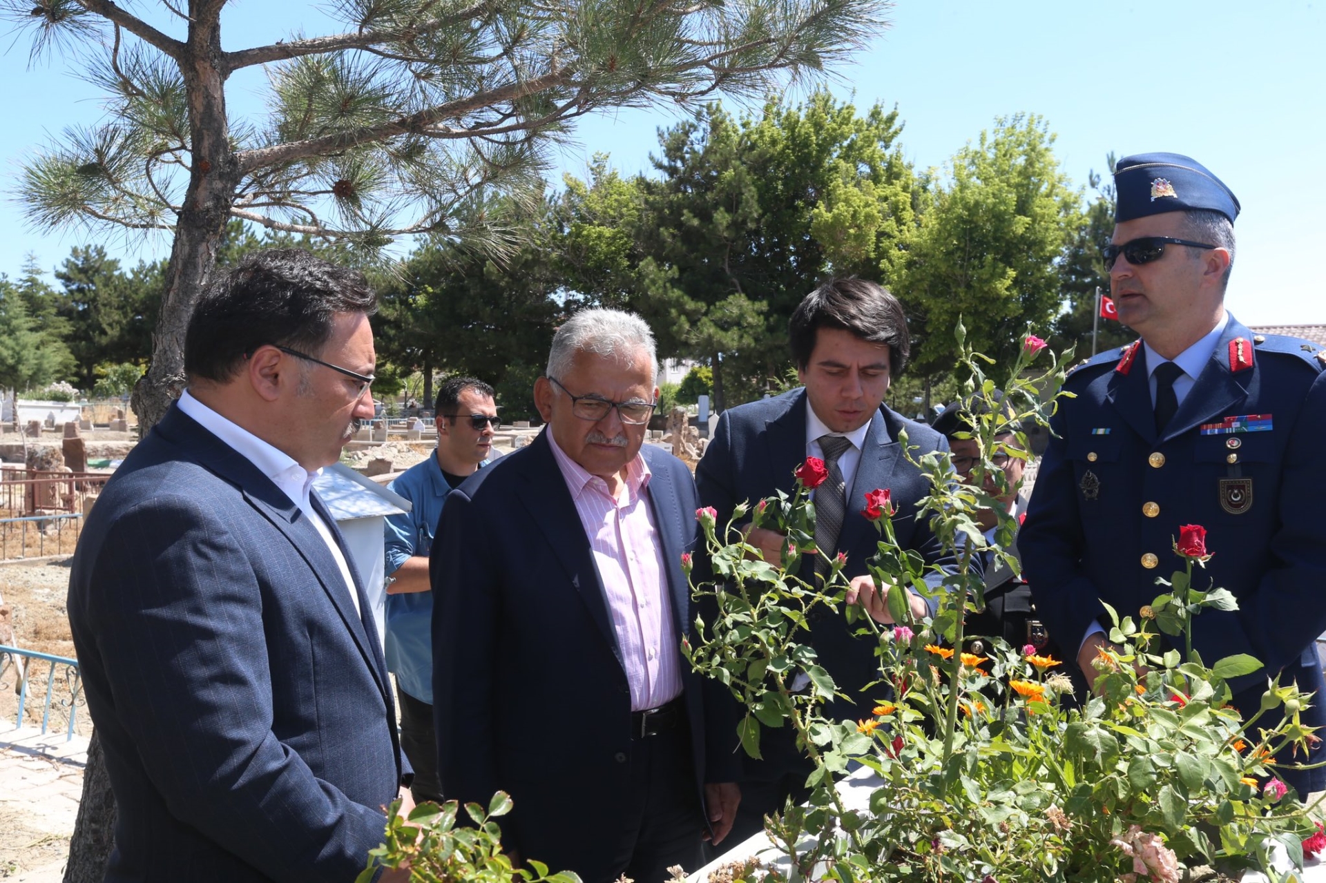 Vali Çiçek ve Başkan Büyükkılıç’tan “15 Temmuz” Şehitlerine Vefa