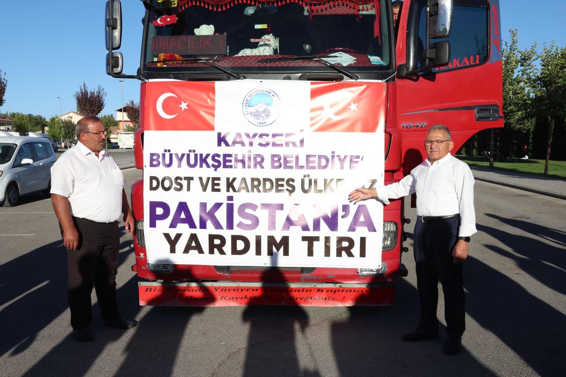 Kayseri Büyükşehir, Sel Felaketi Yaşayan Pakistan'a Yardım Tırı Gönderdi