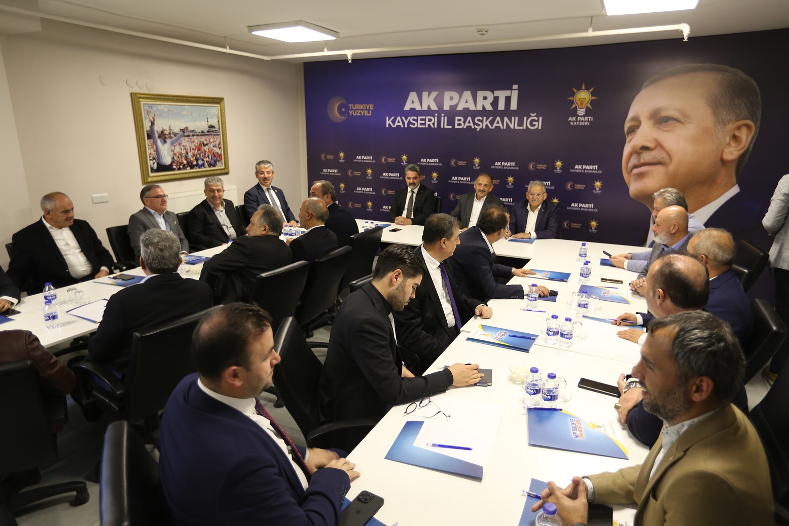 Bakan Özhaseki ve Başkan Büyükkılıç, Ak Parti Kayseri İl Başkanlığı İstişare Toplantısı’na Katıldı