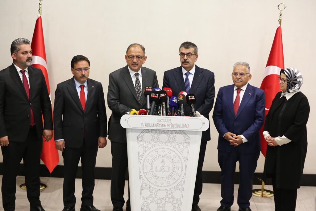 Büyükşehir Belediyesi Ev Sahipliğinde Bakan Özhaseki ve Bakan Tekin’in Katıldığı İl Değerlendirme Toplantısı Yapıldı