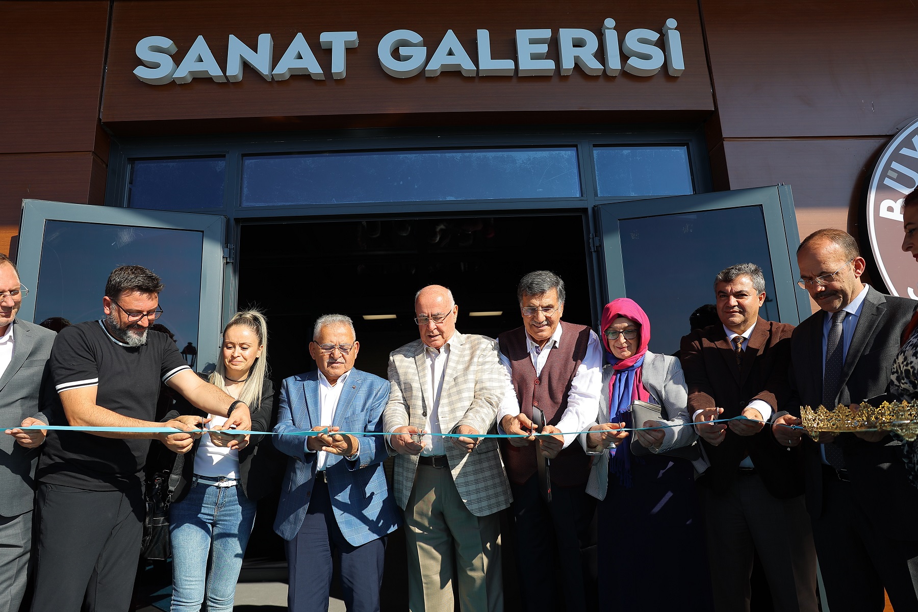 Başkan Büyükkılıç, Atık Malzemelerden Sanata Rölyef Sergisi'ni Açtı