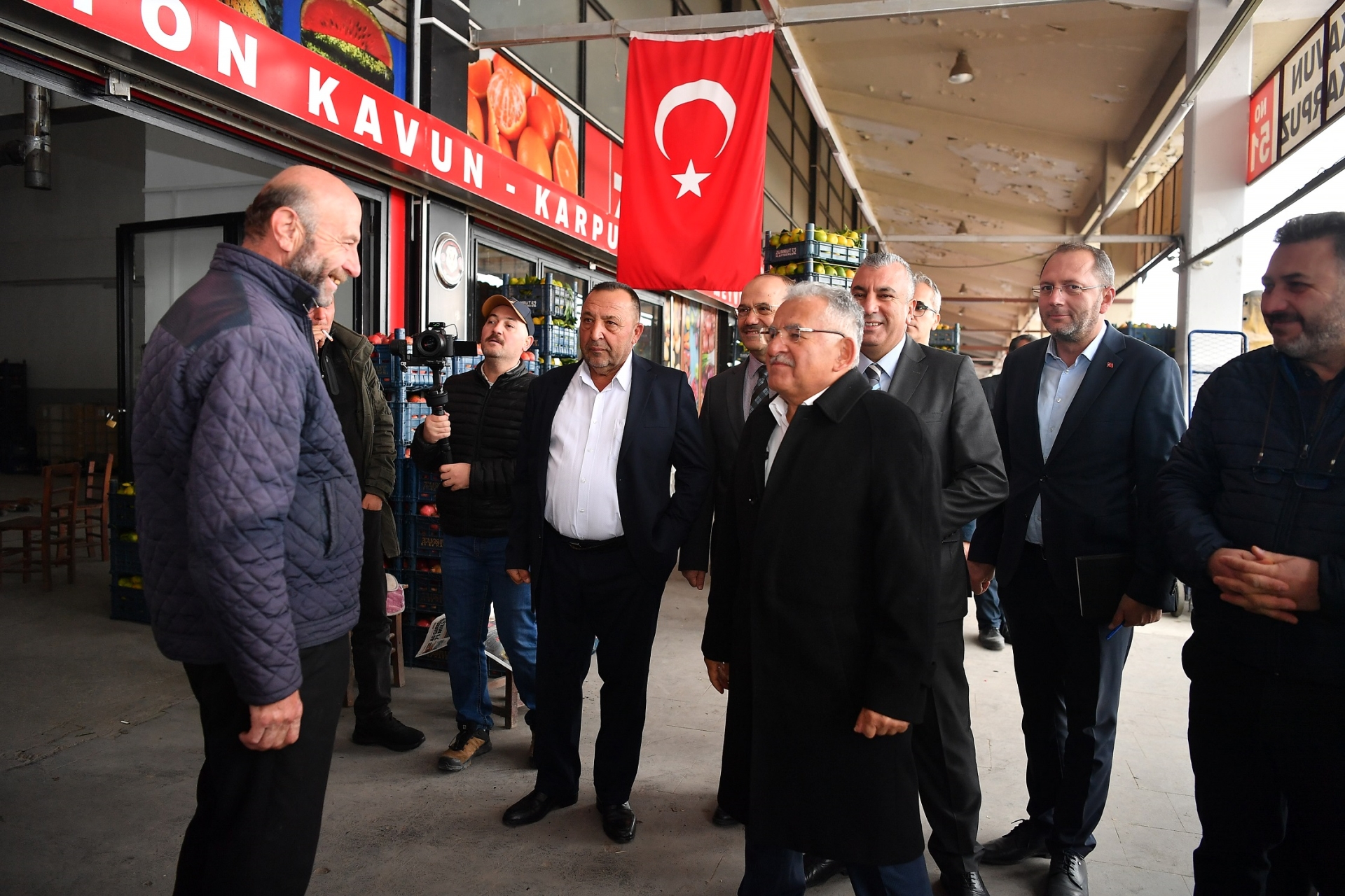 Başkan Büyükkılıç, Haftanın Son İş Gününe Kayseri Hali’nde Başladı