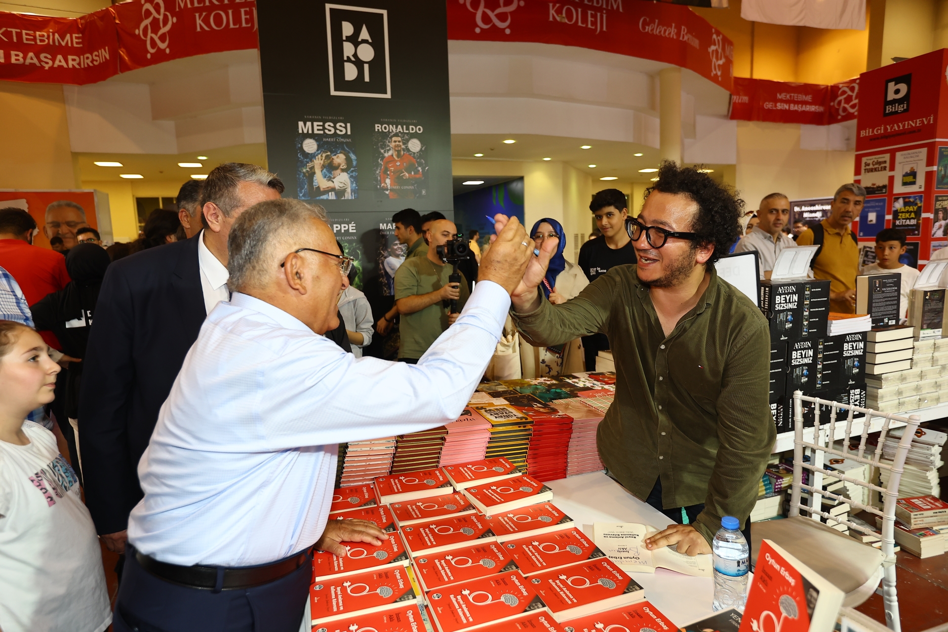 Başkan Büyükkılıç’a, Yazarlardan 7’nci Kayseri Kitap Fuarı Övgüsü