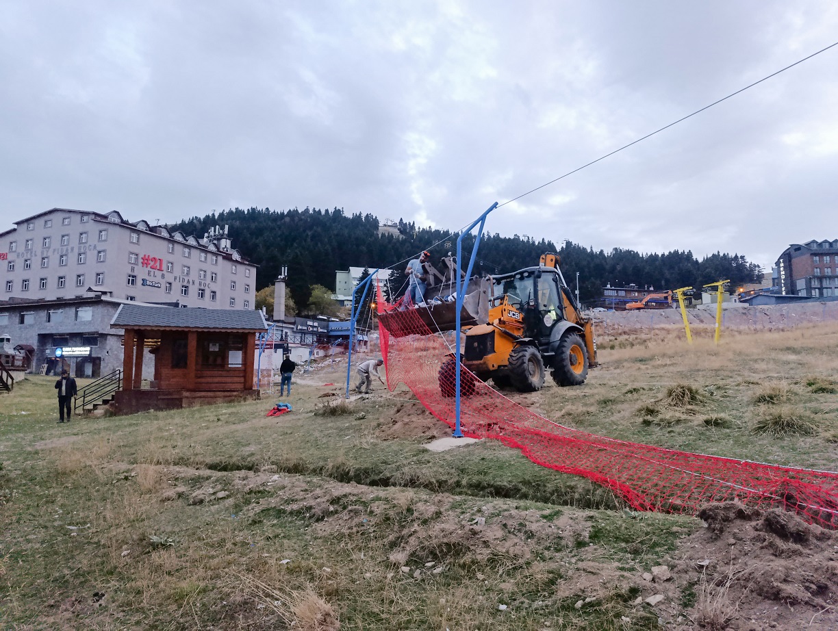 Uludağ Kayak Merkezi'nin Pist Güvenliğine Erciyes A.Ş.'den Büyük Destek