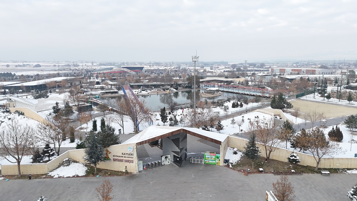 Büyükşehir’den Hayvanat Bahçesi Misafirleri İçin Kış Desteği