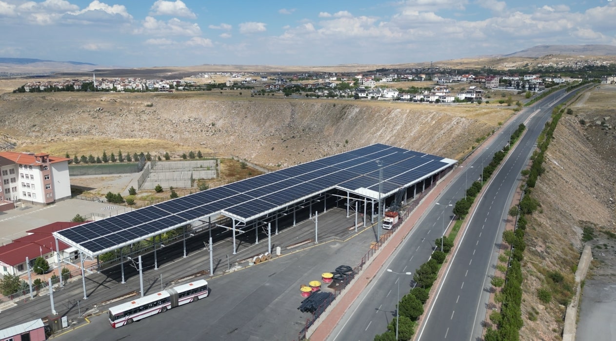 Büyükşehir’den Güneş Enerjisi ile Elektrikli Otobüs Şarj Dönemi