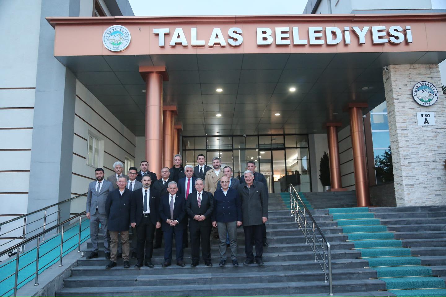 Başkan Büyükkılıç’tan Talas Belediyesi’ne Ziyaret