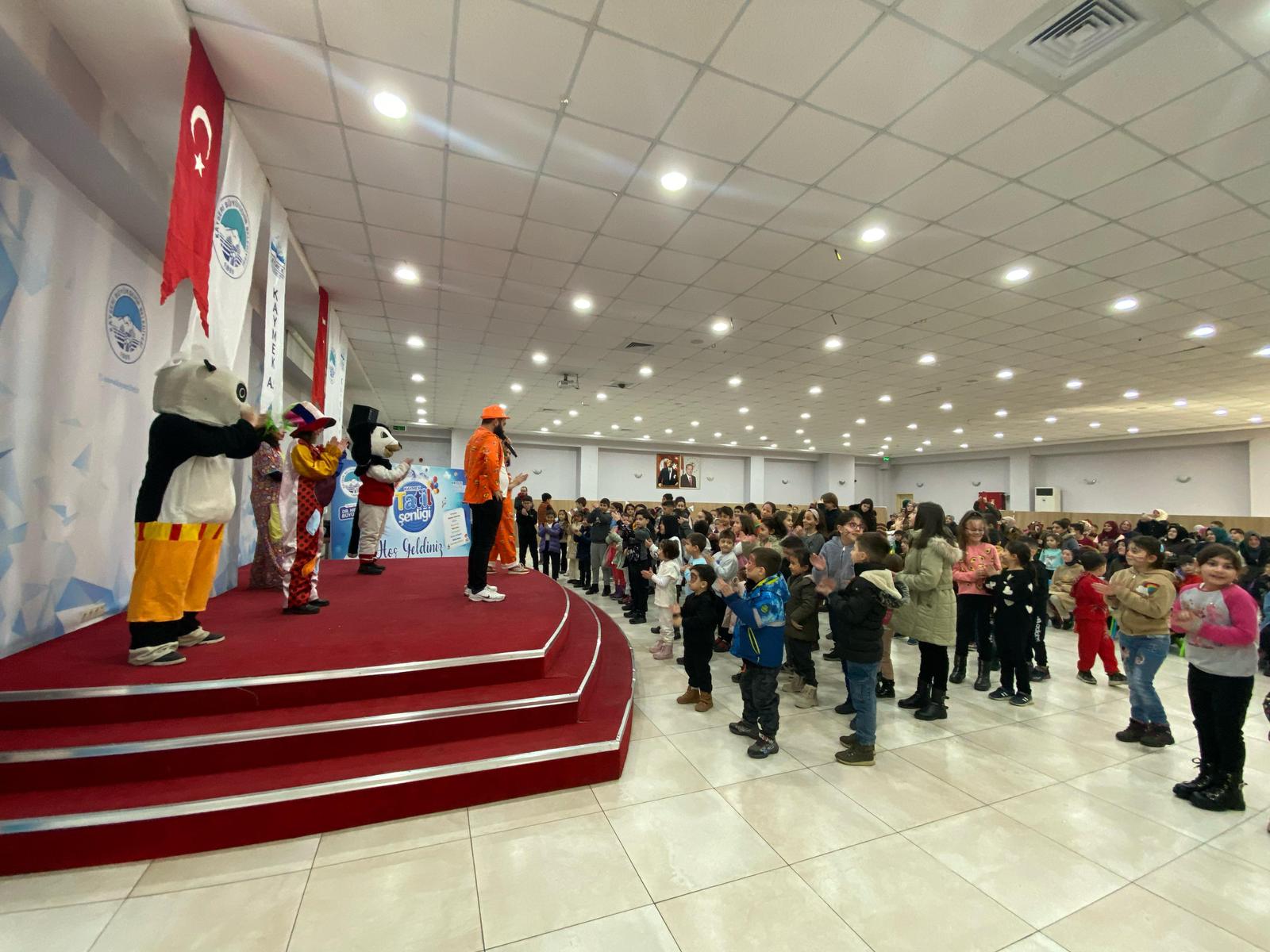 Büyükşehir KAYMEK, İlçelerdeki Tatil Şenliğinde 2 Bin 500 Çocuğa Ulaştı
