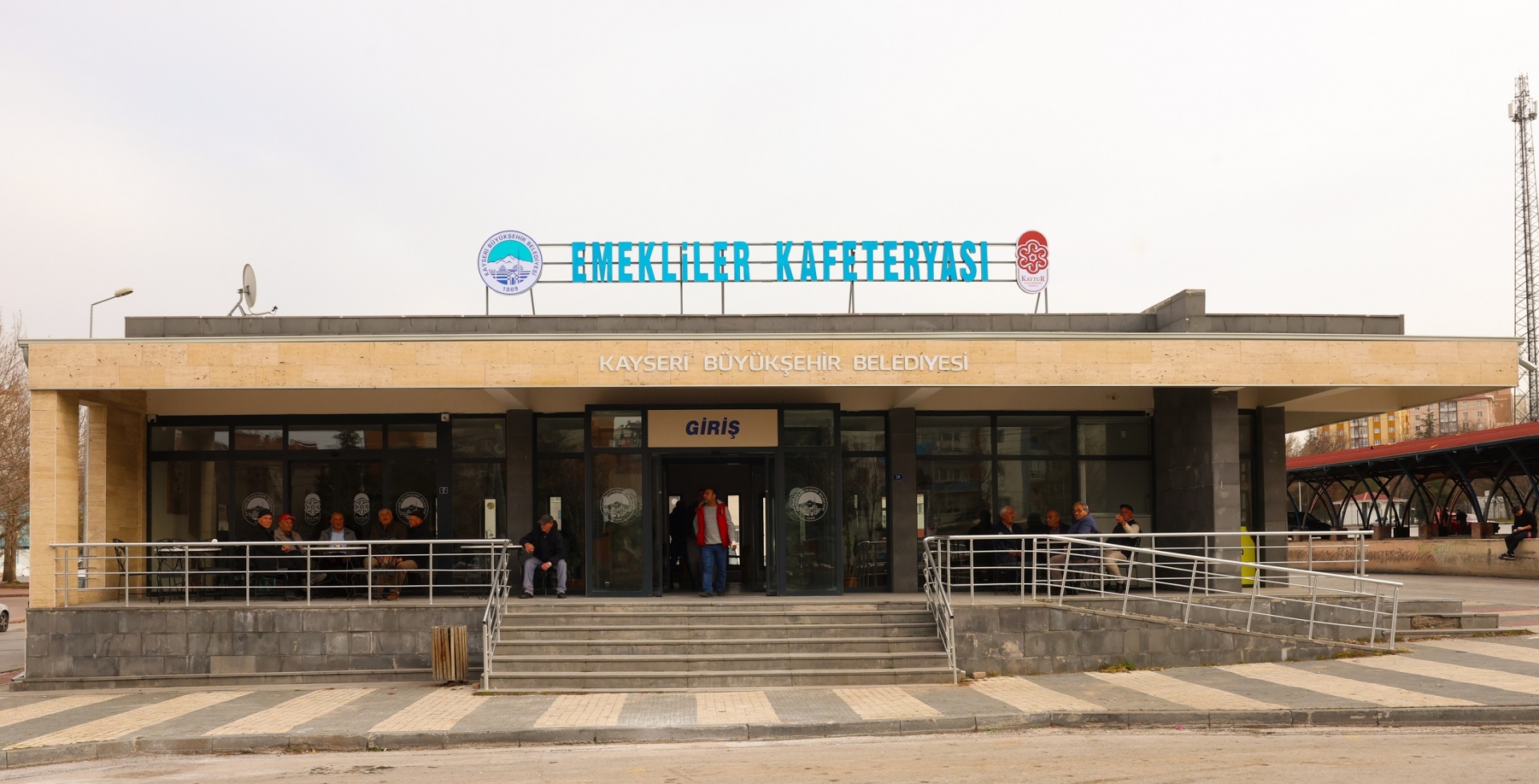 Büyükşehir’in İkinci Emekliler Kafeteryası Hizmete Girdi