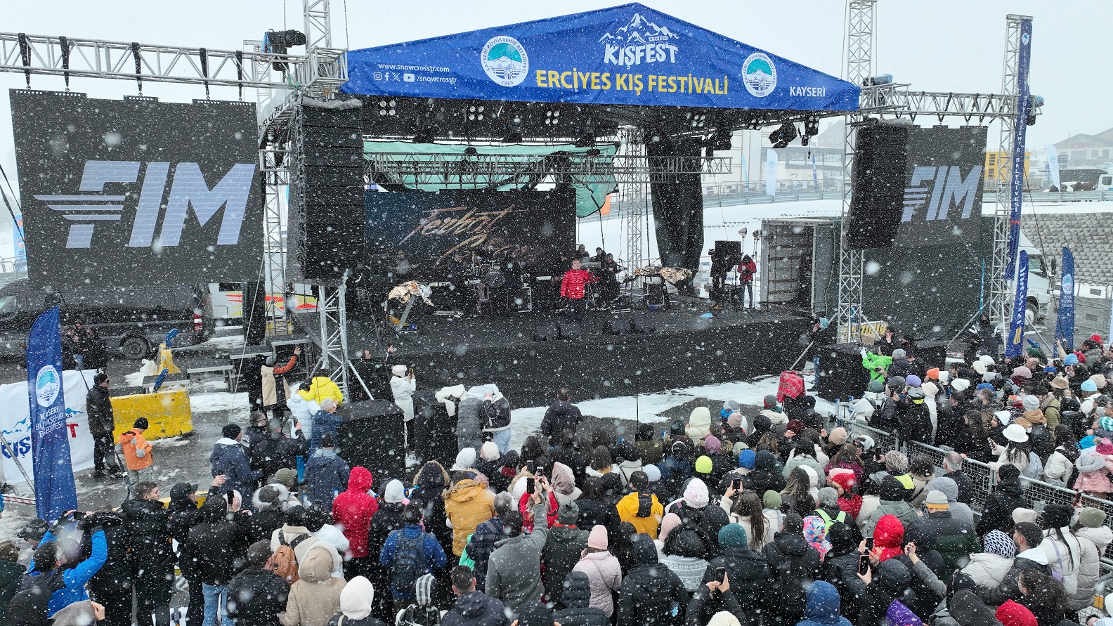 En Büyük Kar Festivali Kışfest’te Kar Altında “Ferhat Göçer” Konseri