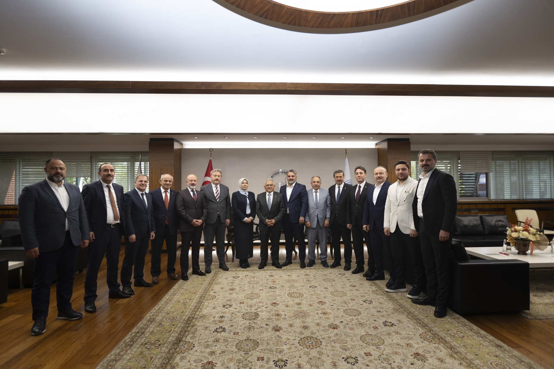 Başkan Büyükkılıç’a AK Parti İl Yönetimi ve Belediye Başkanlarından Ziyaret