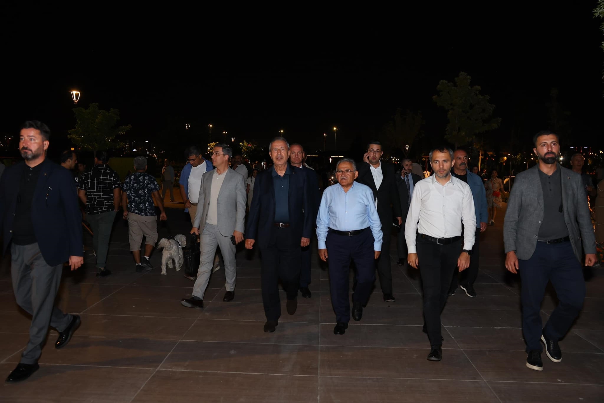 Büyükkılıç ve Akar, Recep Tayyip Erdoğan Millet Bahçesi’nde Vatandaşlarla Buluştu