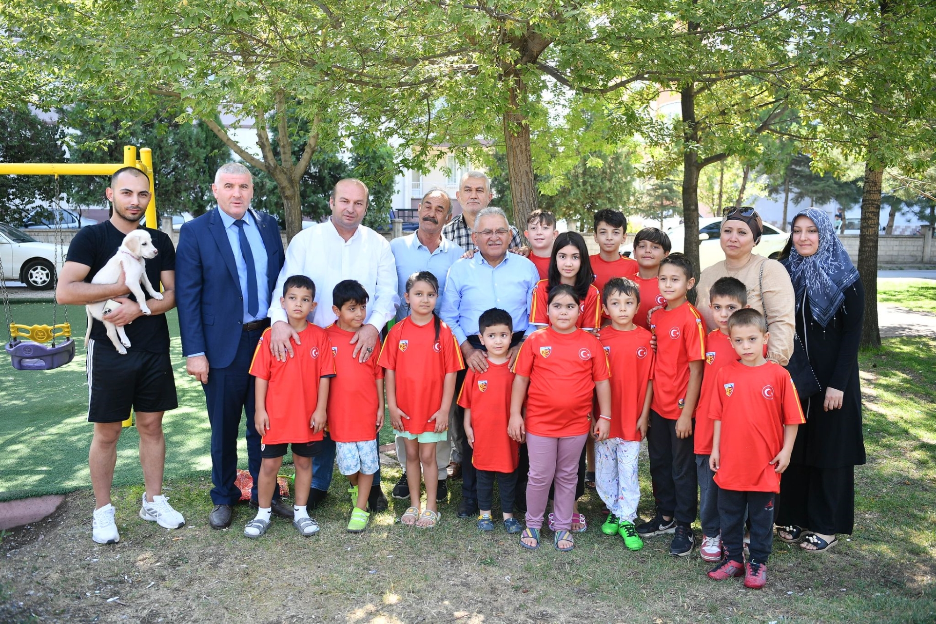 Başkan Büyükkılıç, Eskişehir Bağlarında 3 Mahalle Muhtarı ve Vatandaşlarla Bir Araya Geldi