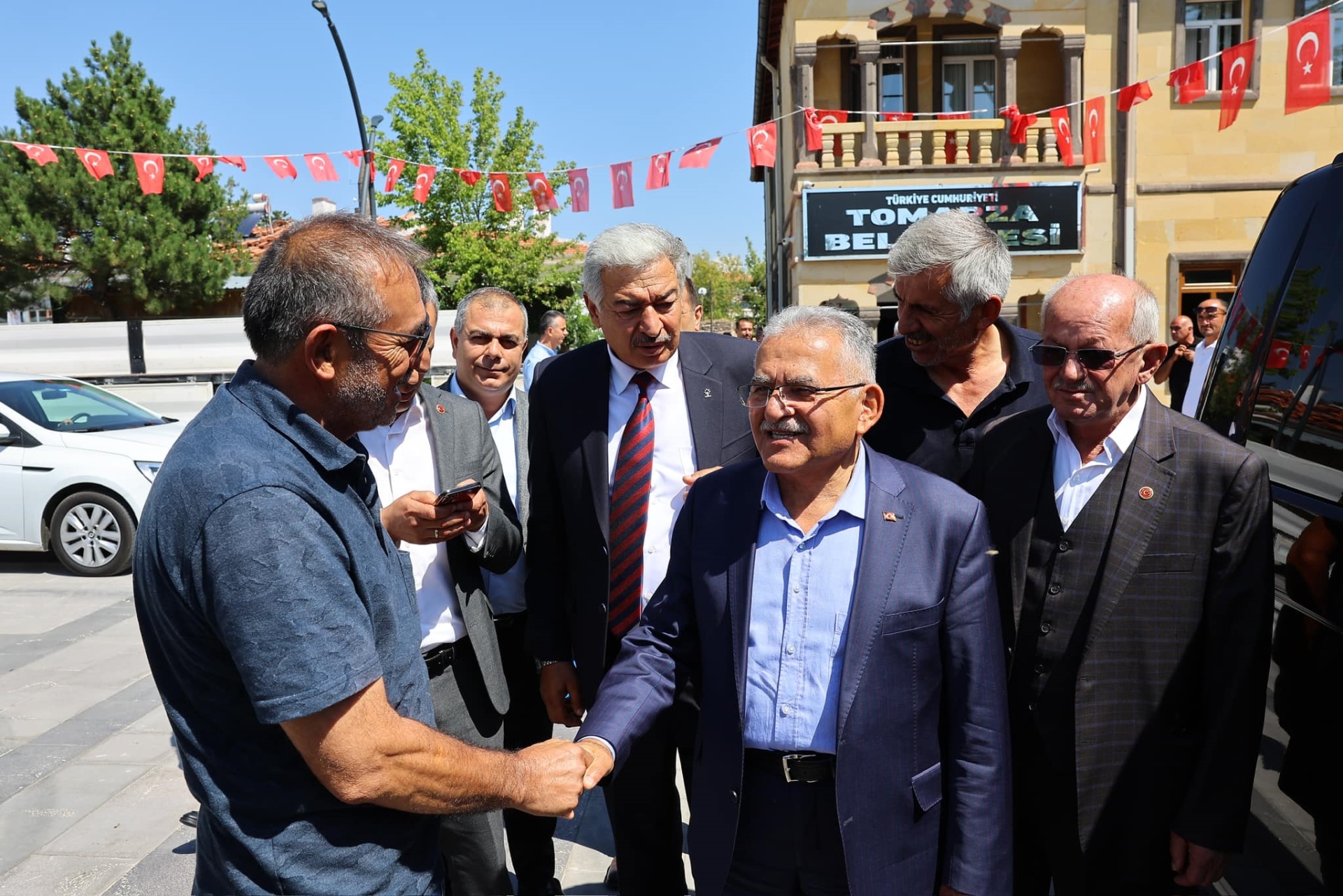 Büyükkılıç, Tomarza’da Dadaloğlu’nun Torunları ile Buluştu