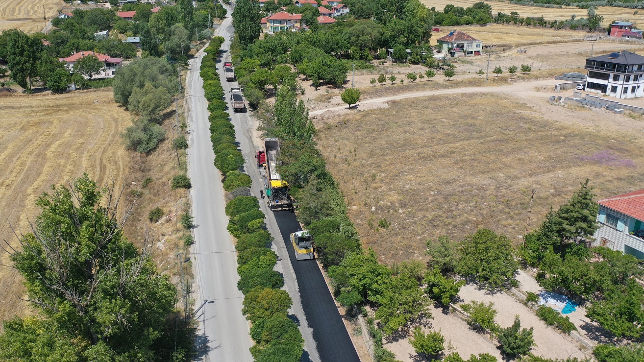 Büyükşehir’den Özvatan Küpeli Mahallesi’ne 7 Milyon TL’lik Asfalt Çalışması