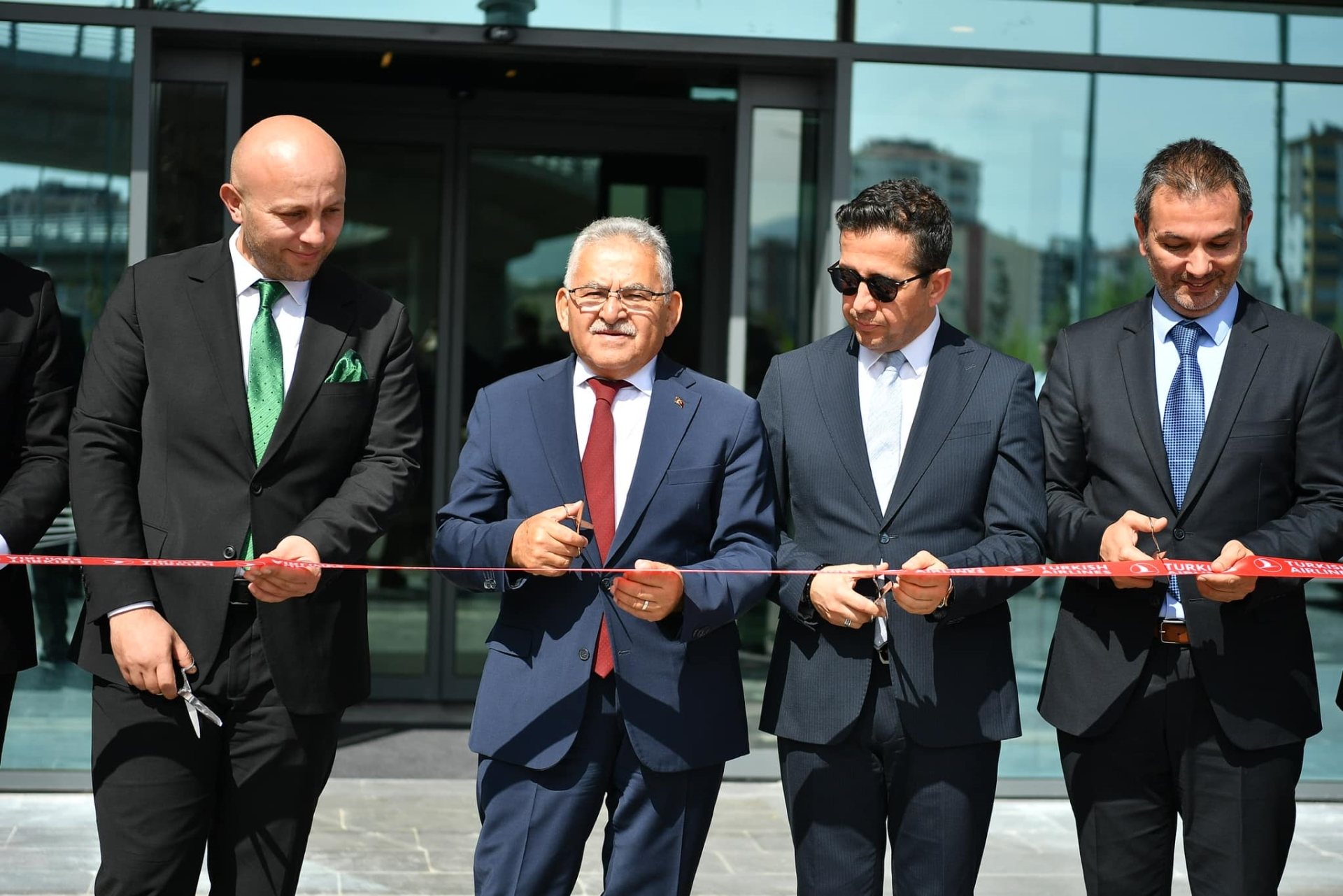 Başkan Büyükkılıç, Havalimanı Terminal Binası’nda Yeni ve Modern Yolcu Salonunun Açılışına Katıldı