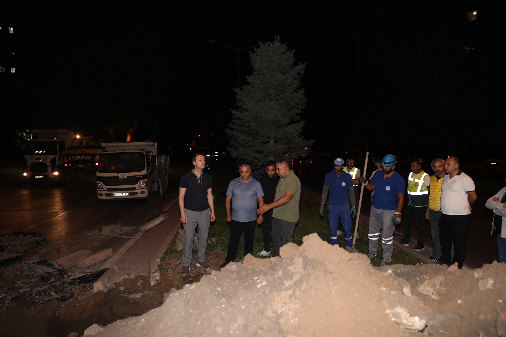 Büyükşehir ve KASKİ’den Kentin Ulaşım Konforu İçin Gece Yarısı Mesaisi