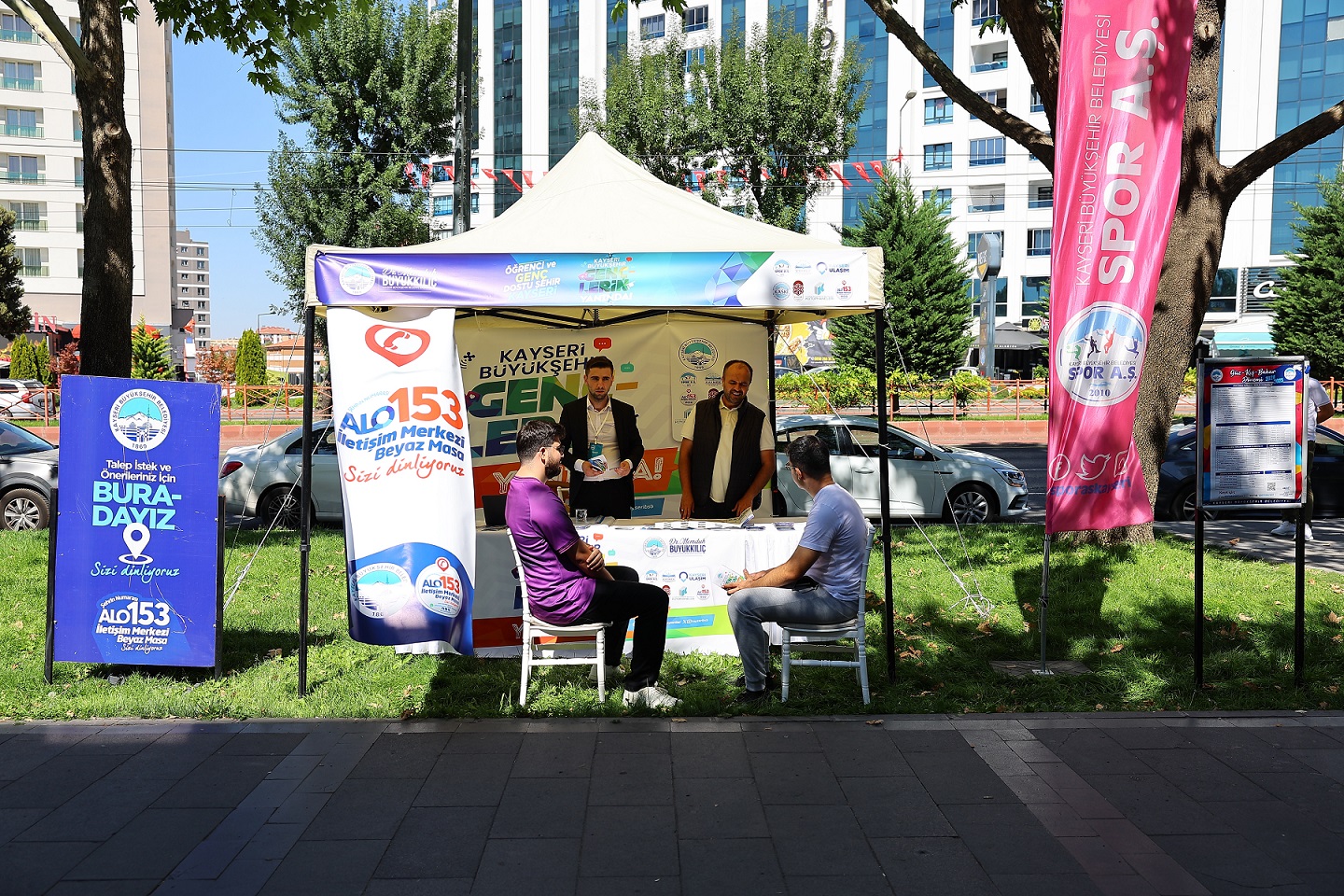 Büyükşehir’in Ücretsiz Rehberlik ve Danışmanlık Hizmeti, Kente Yeni Gelen Üniversite Öğrencilerinden Tam Not Aldı