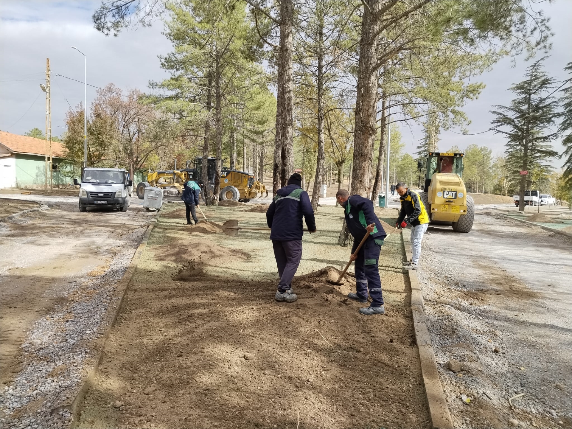 Büyükşehir’in Sarımsaklı Barajı Mesire Alanı’nda Yenileme Çalışmaları Tüm Hızıyla Sürüyor