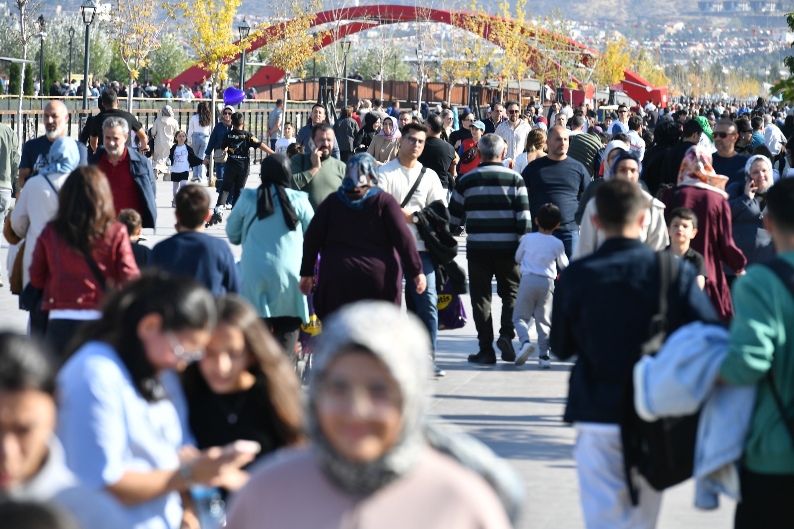Büyükşehir'in Yoğun İlgi Gören 7. Bilim Festivali'ne Vatandaşlardan Övgü