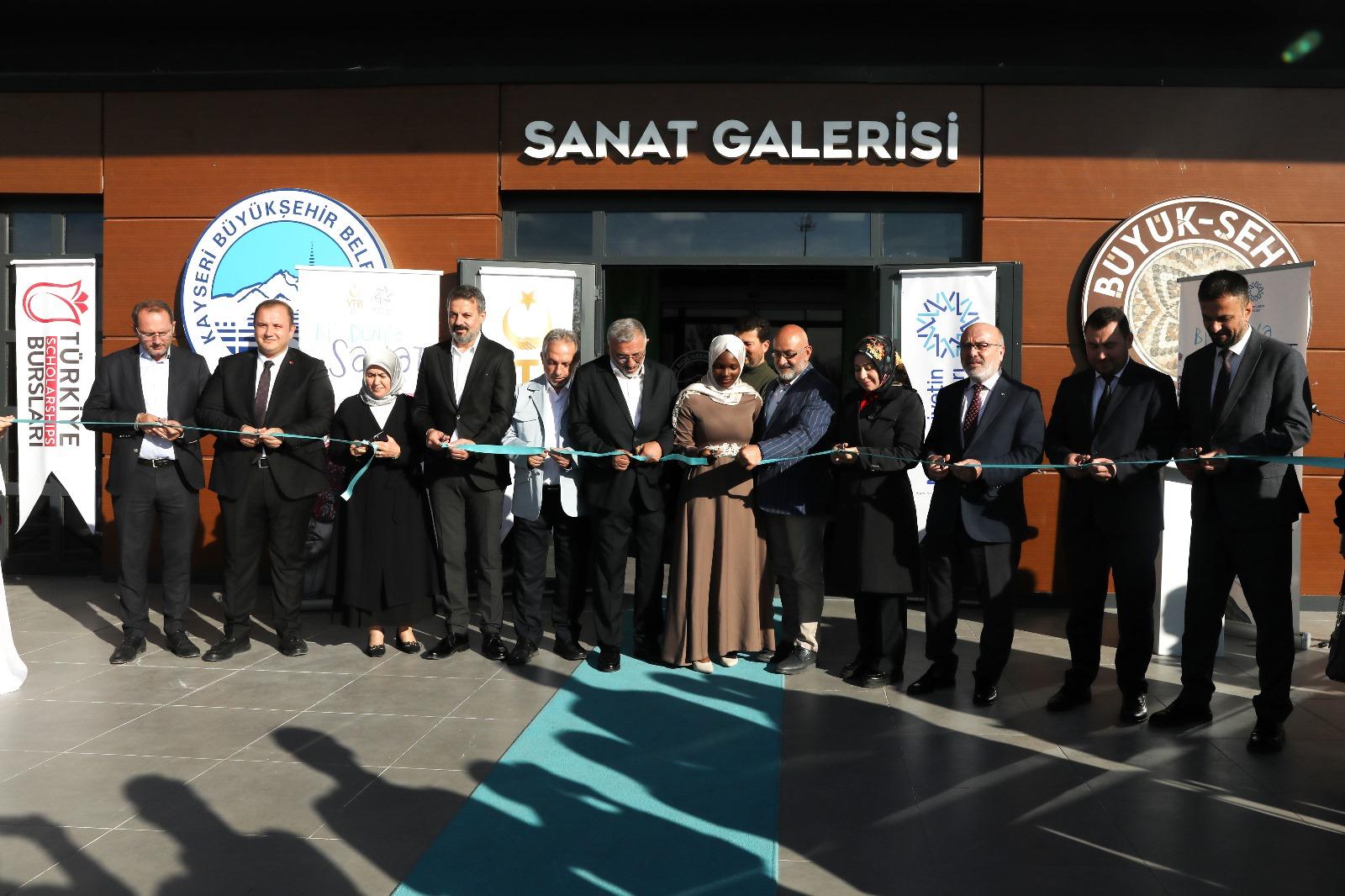 Büyükşehir’den Uluslararası Öğrencilere Sanat Köprüsü: “Bi’ Dünya Sanat” Sergisi Açıldı