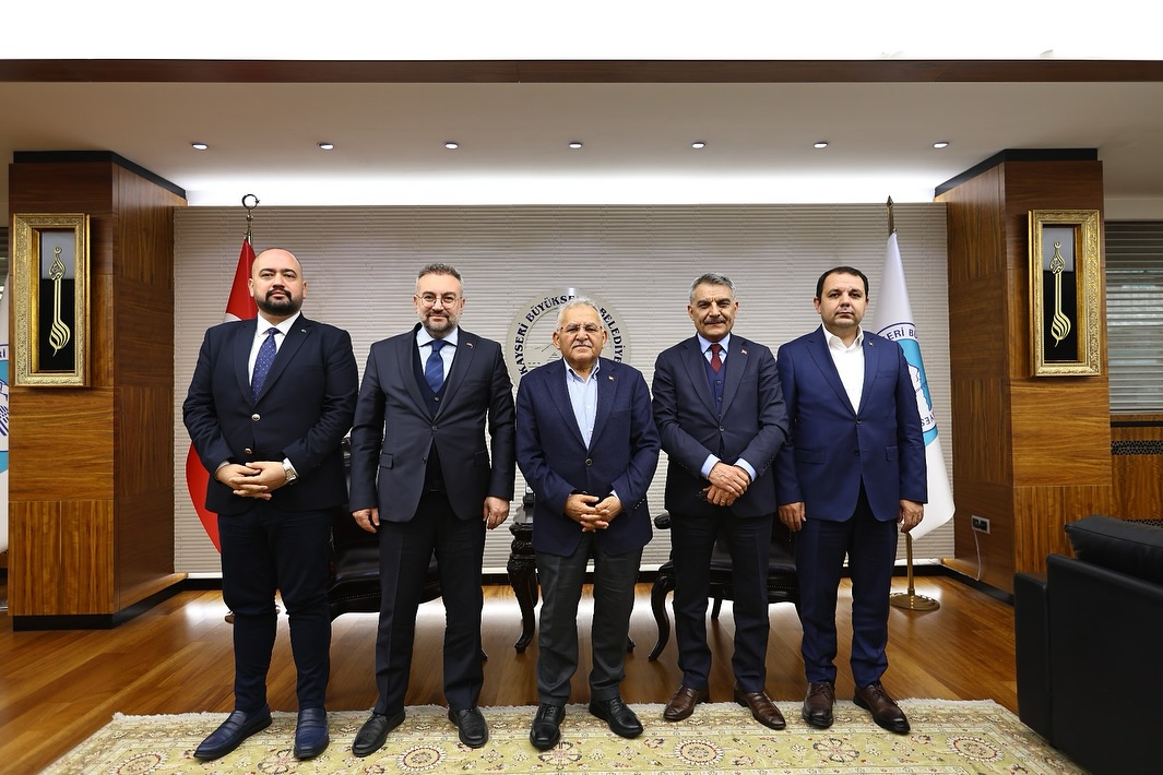 Başkan Büyükkılıç’a Komşu İl ve İlçelerden Ziyaretçi Akını