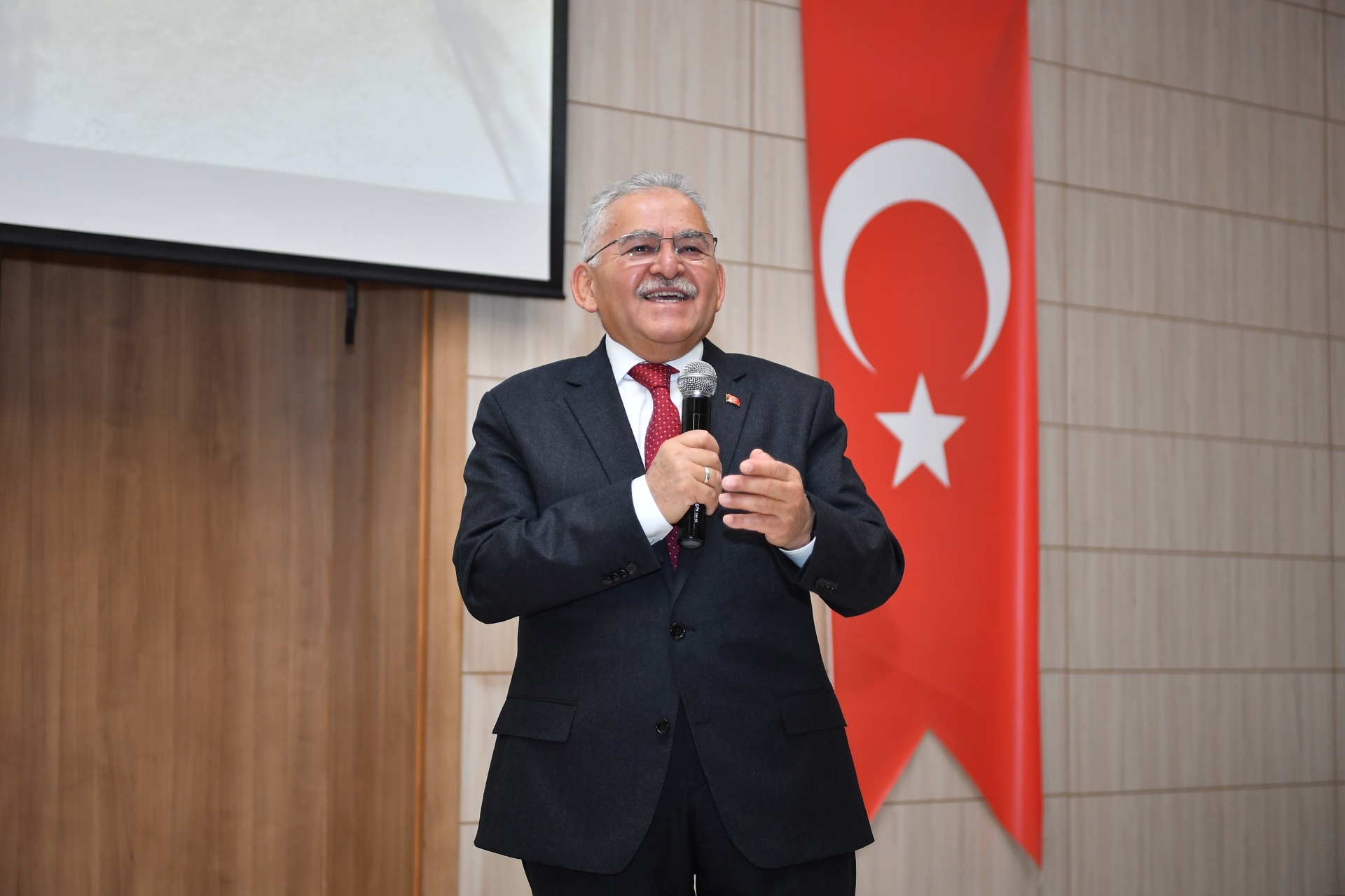 Başkan Büyükkılıç’tan Lise Öğrencilerine “Kariyer” ve “Gelecek” Tavsiyeleri