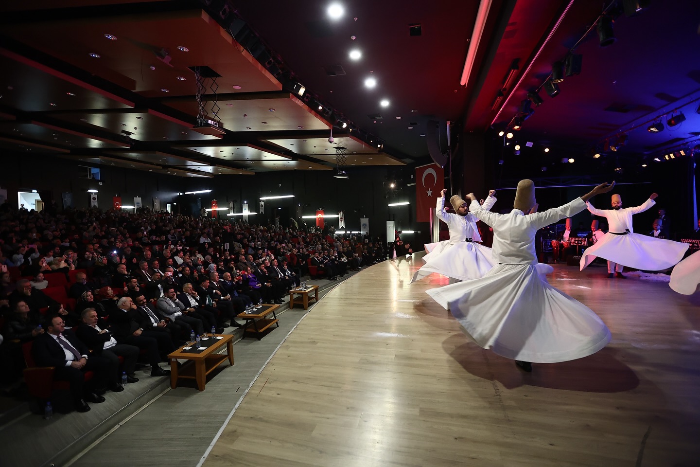 Büyükkılıç, Seyyid-i Sırdan Tasavvuf Konseri ve Sema Mukabelesi Programına Katıldı