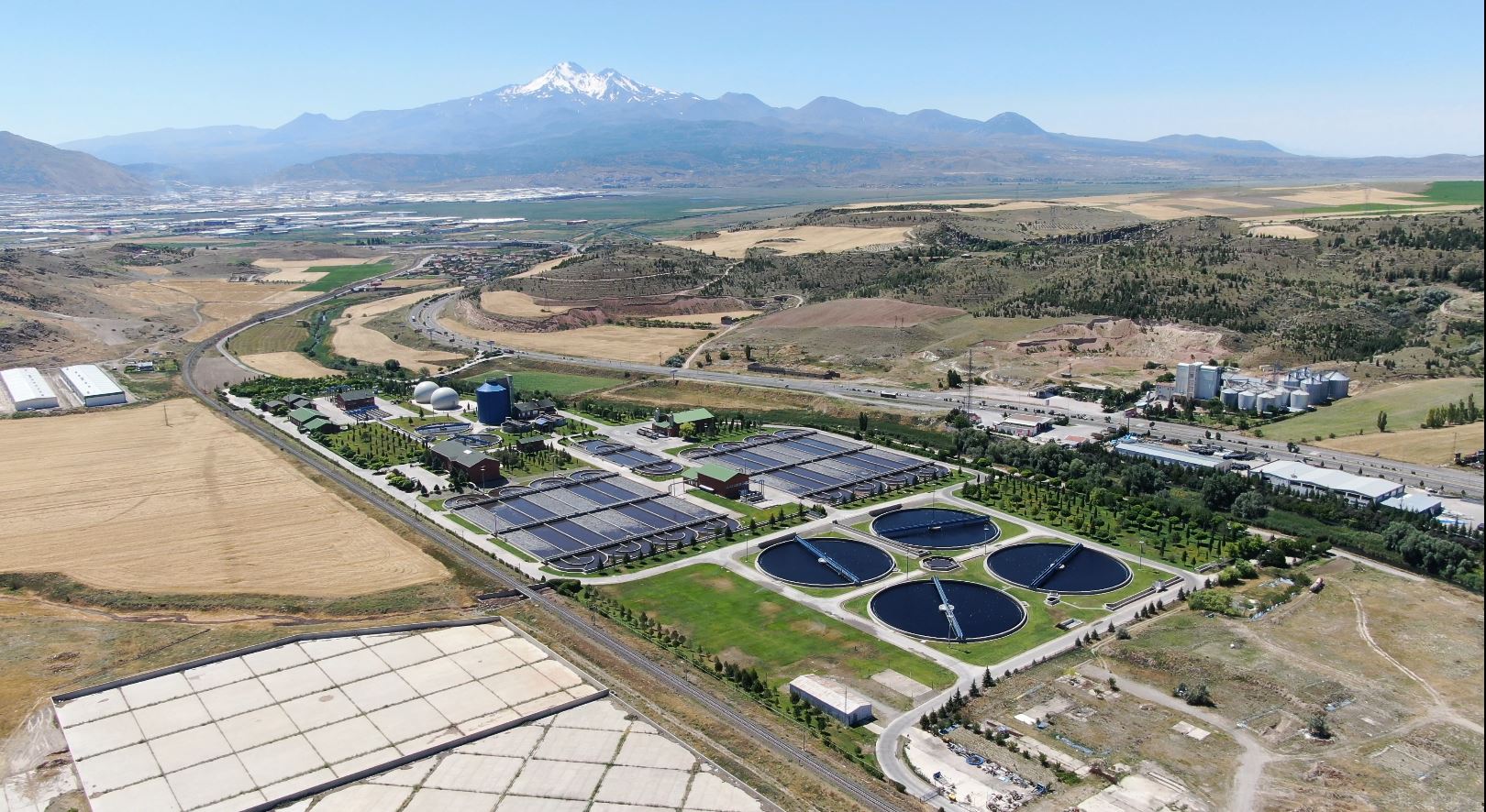 Büyükşehir, Akademik Çalışmalara Katkı Sağlayarak Destek Olmaya Devam Ediyor