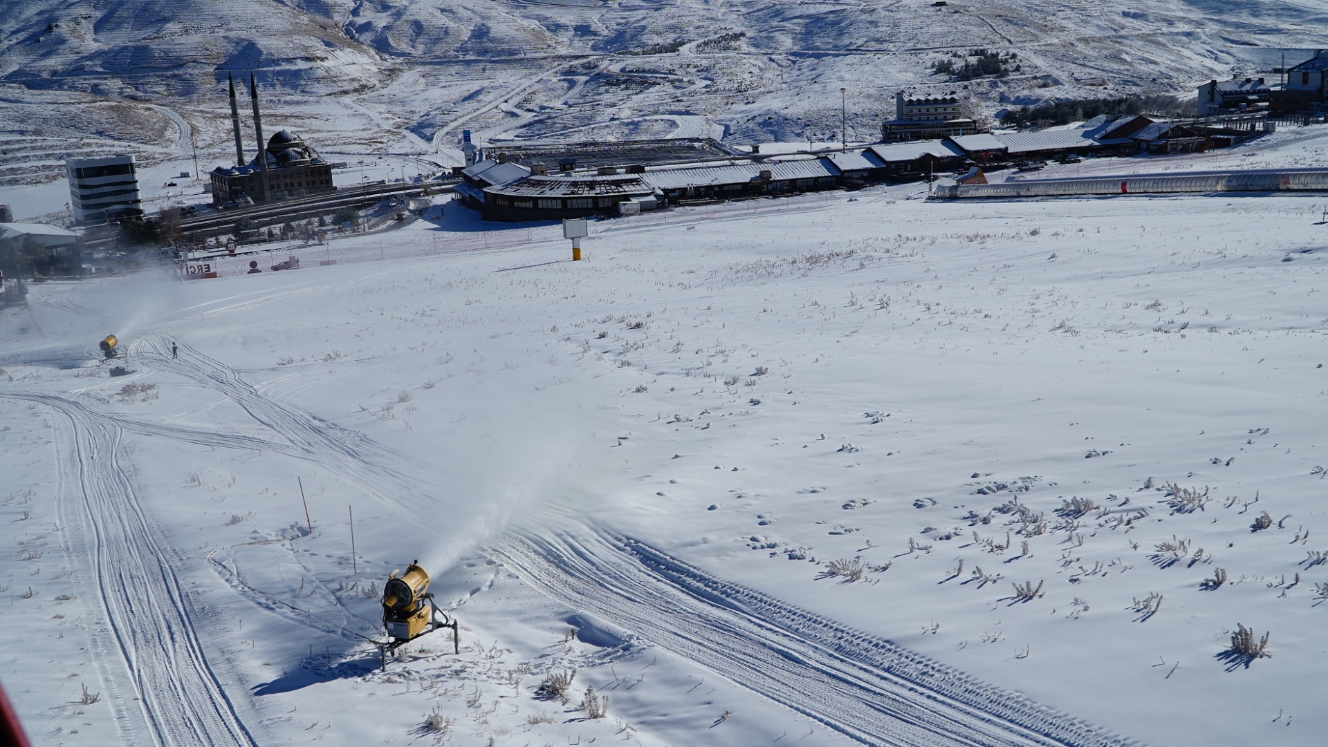 Erciyes’te Türkiye’nin En Gelişmiş Yapay Karlama Sistemiyle Pistler Sezona Hazırlanıyor