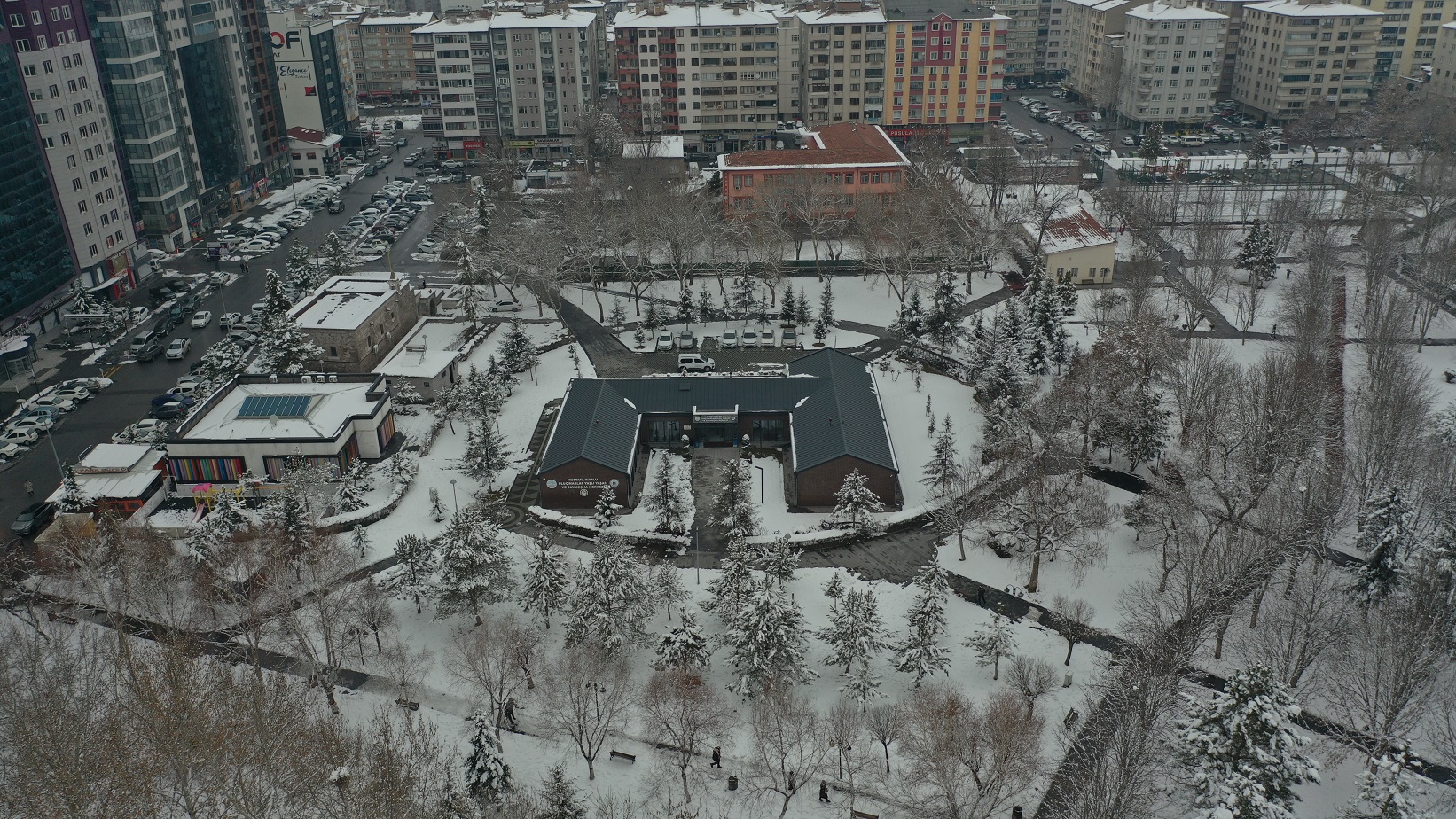 Büyükşehir’in Yaşlı Yaşam ve Dayanışma Merkezi, Ulu Çınarların İkinci Baharı Oluyor