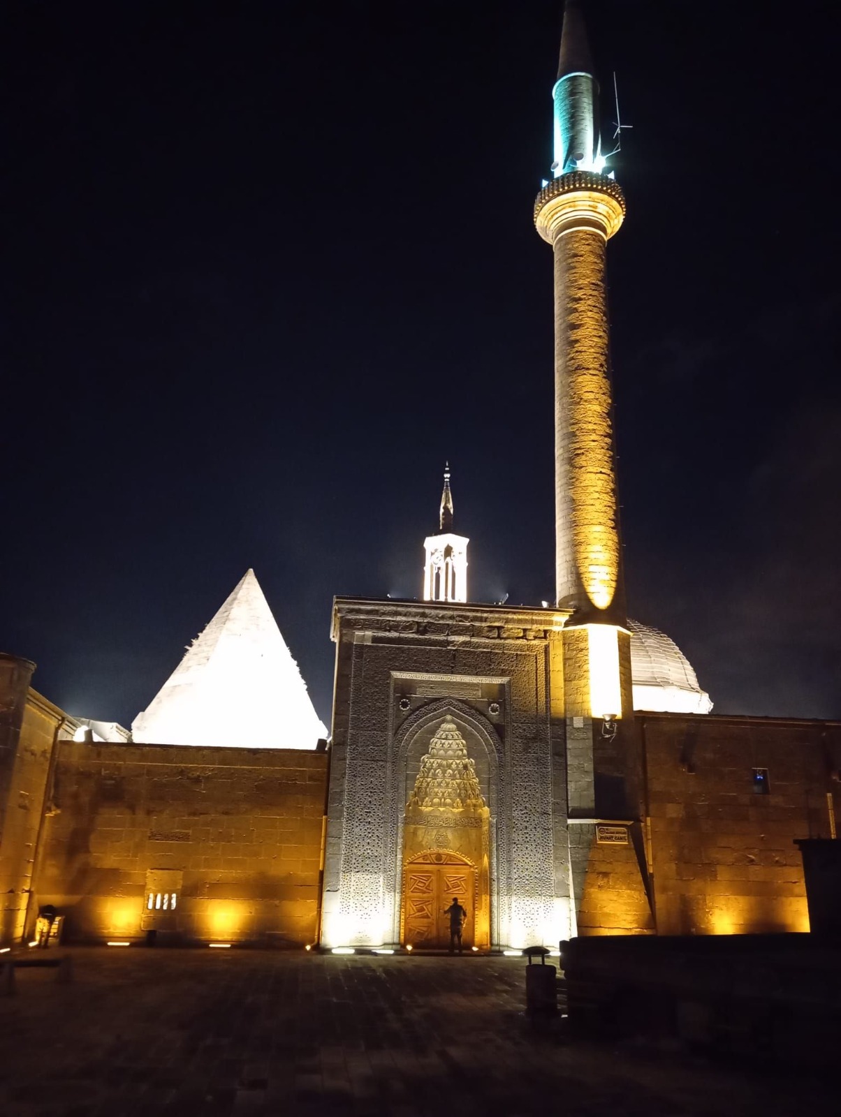 Kayseri Büyükşehir’den, Hunat Camii'ne Ramazan Ayına Özel Dokunuş