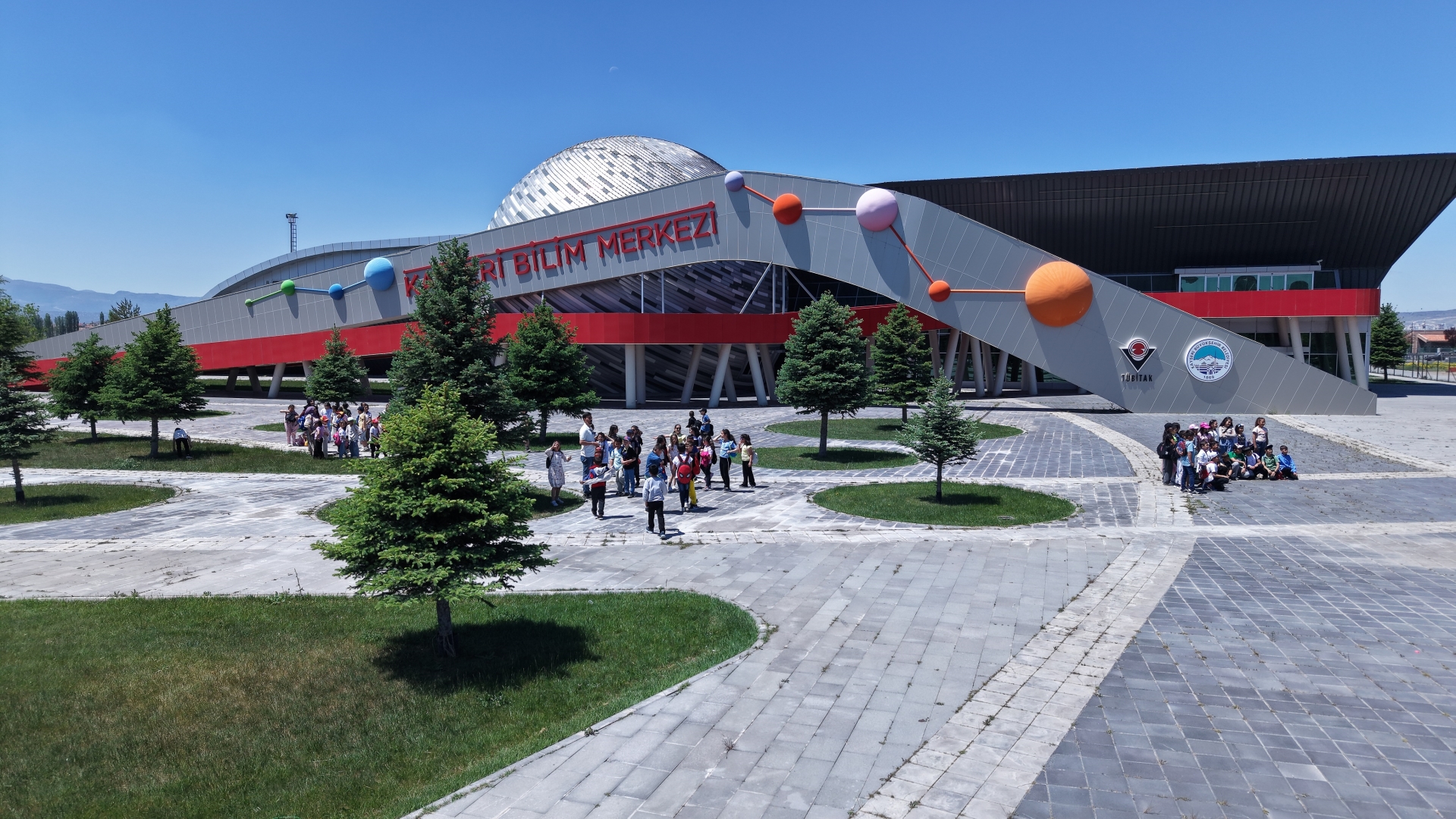Büyükşehir’in Bilim Merkezi’nden Geçmiş ile Geleceğe Yönelik İki Önemli Sergi Birden