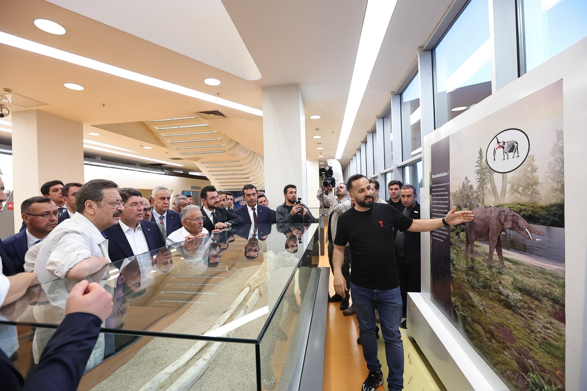 Büyükkılıç’tan Bakan Tunç’a, Kültepe Kaniş Karum ve 7,5 Milyon Yıllık Fosiller Tanıtımı