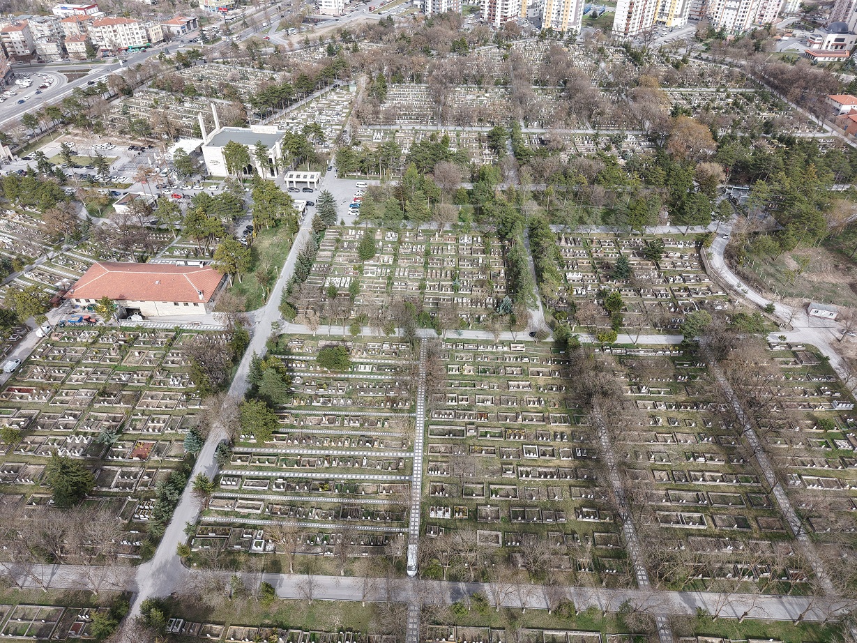 Büyükşehir Belediyesi, Mezarlıkları Bayram Ziyaretine Hazırladı