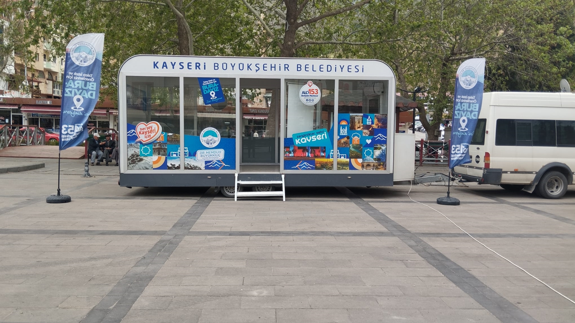 Büyükşehir’in Mobil Beyaz Masa Birimi ile Hizmet Her Yerde
